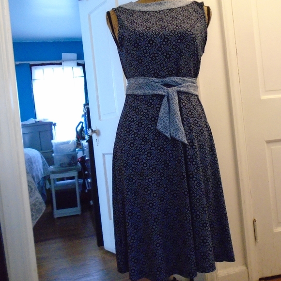 Maternity Dress - Picture 7 of 7